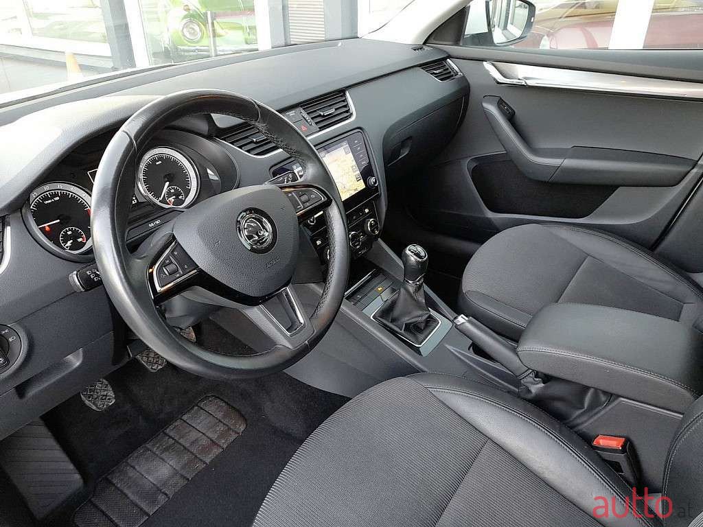 2019' Skoda Octavia photo #5