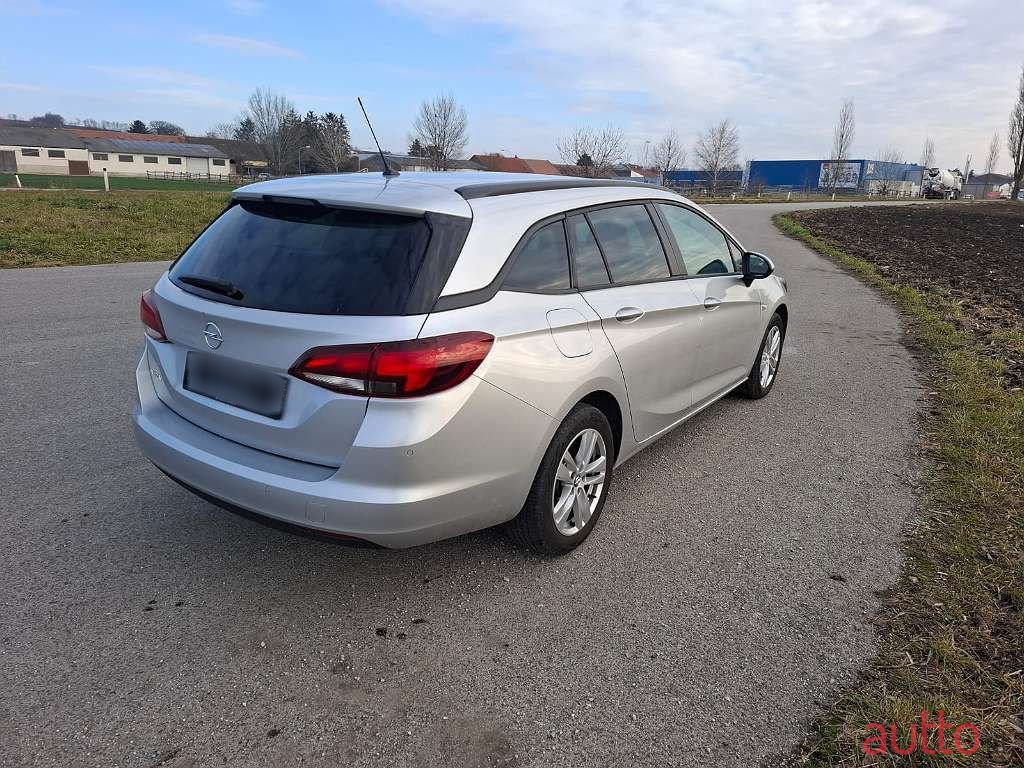 2021' Opel Astra photo #3