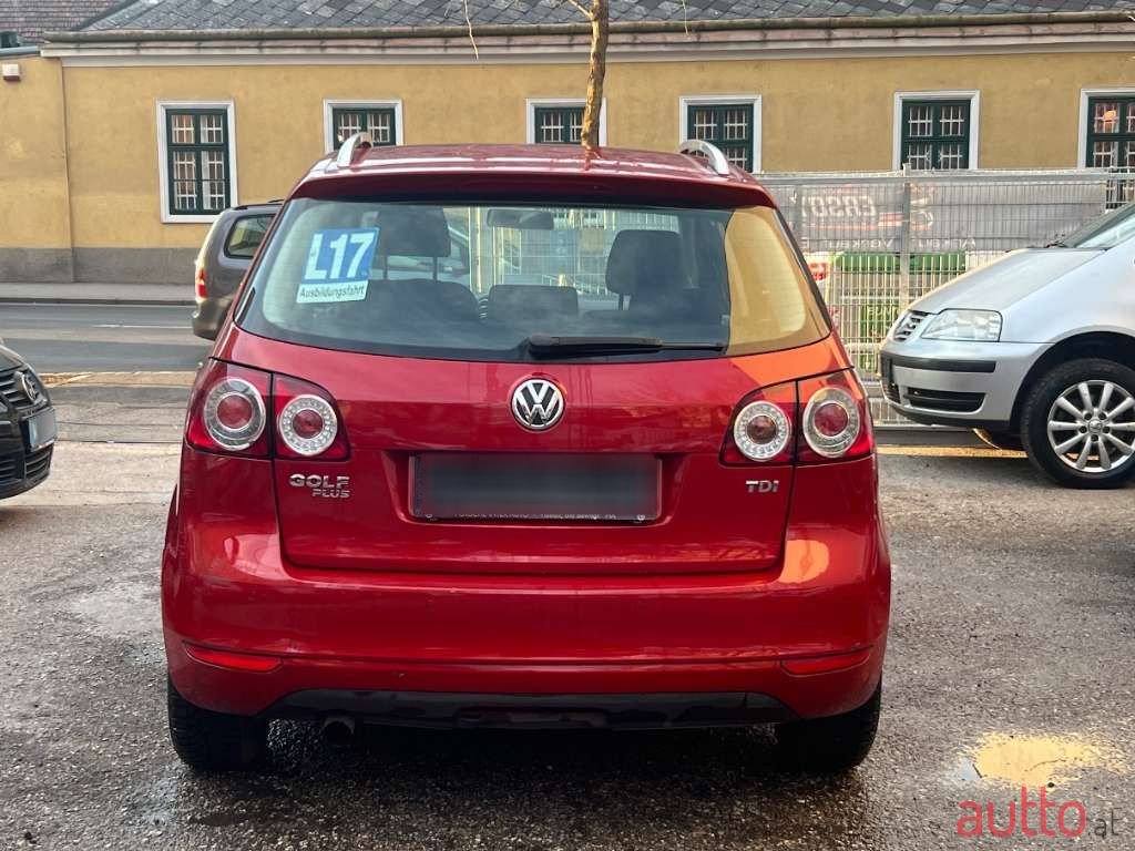 2011' Volkswagen Golf photo #5