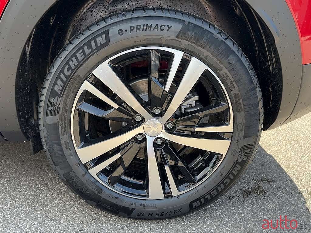 2023' Peugeot 3008 photo #6