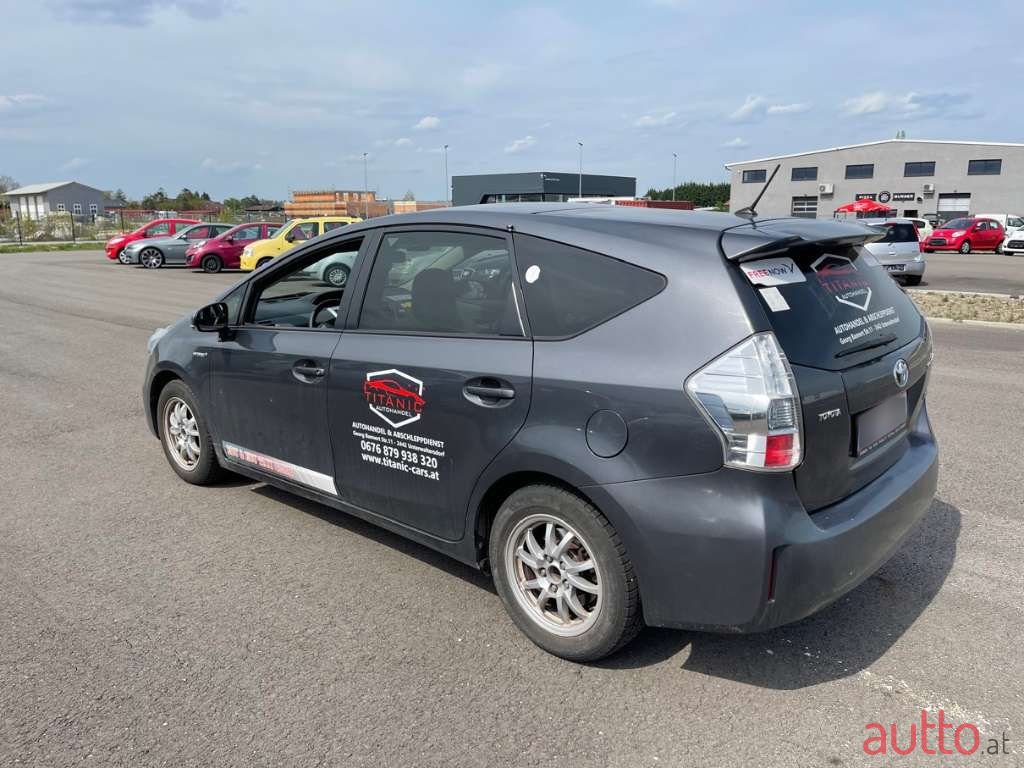 2013' Toyota Prius photo #4