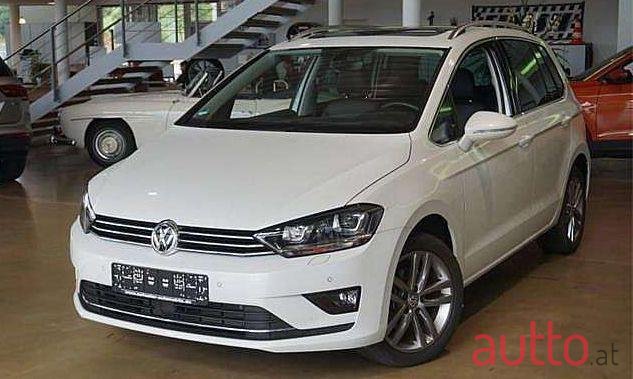 2017' Volkswagen Golf photo #1