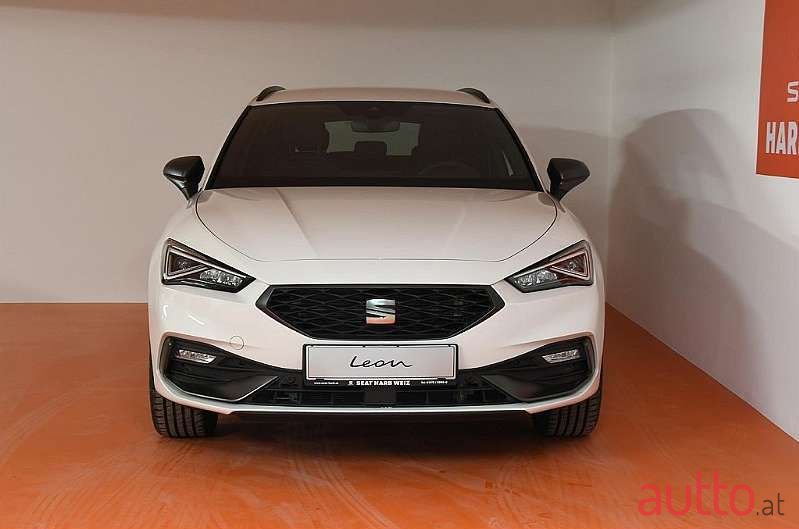 2021' SEAT Leon photo #2