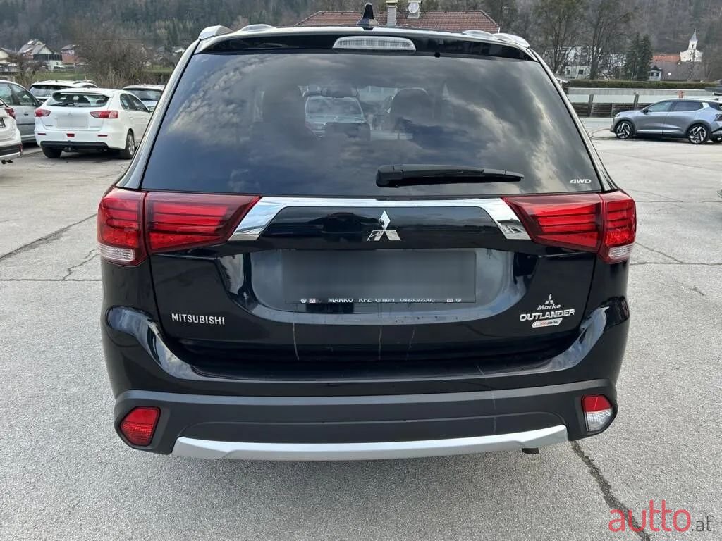 2017' Mitsubishi Outlander photo #4