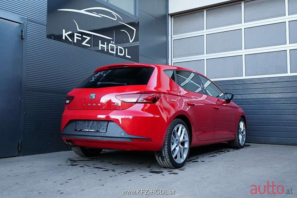 2013' SEAT Leon photo #1