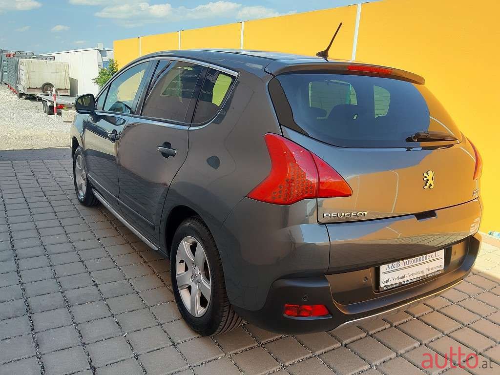 2011' Peugeot 3008 photo #5