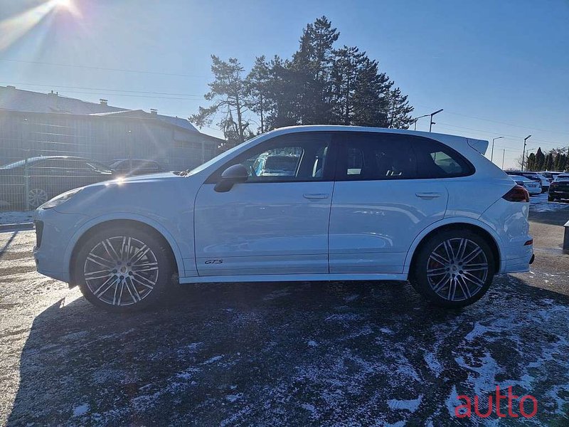 2015' Porsche Cayenne photo #3