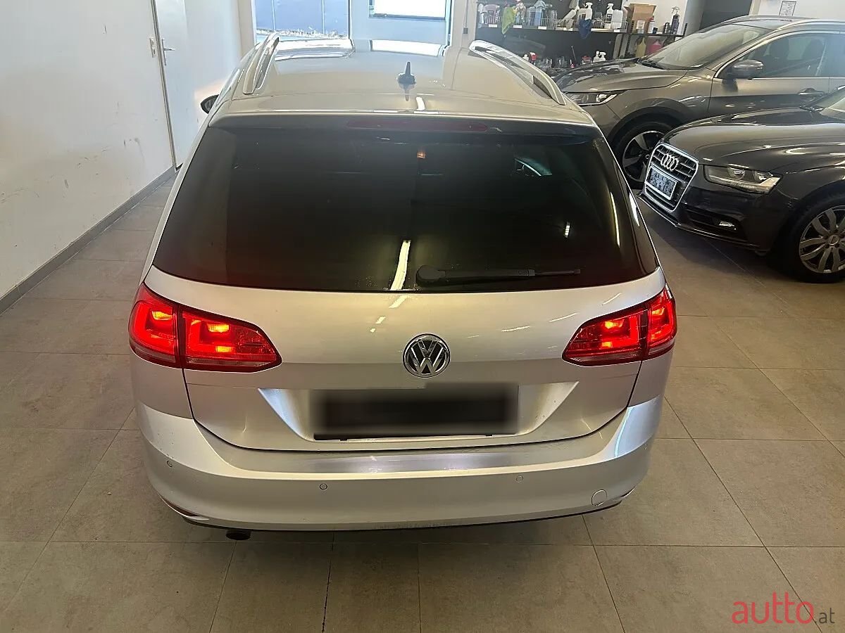 2013' Volkswagen Golf photo #5