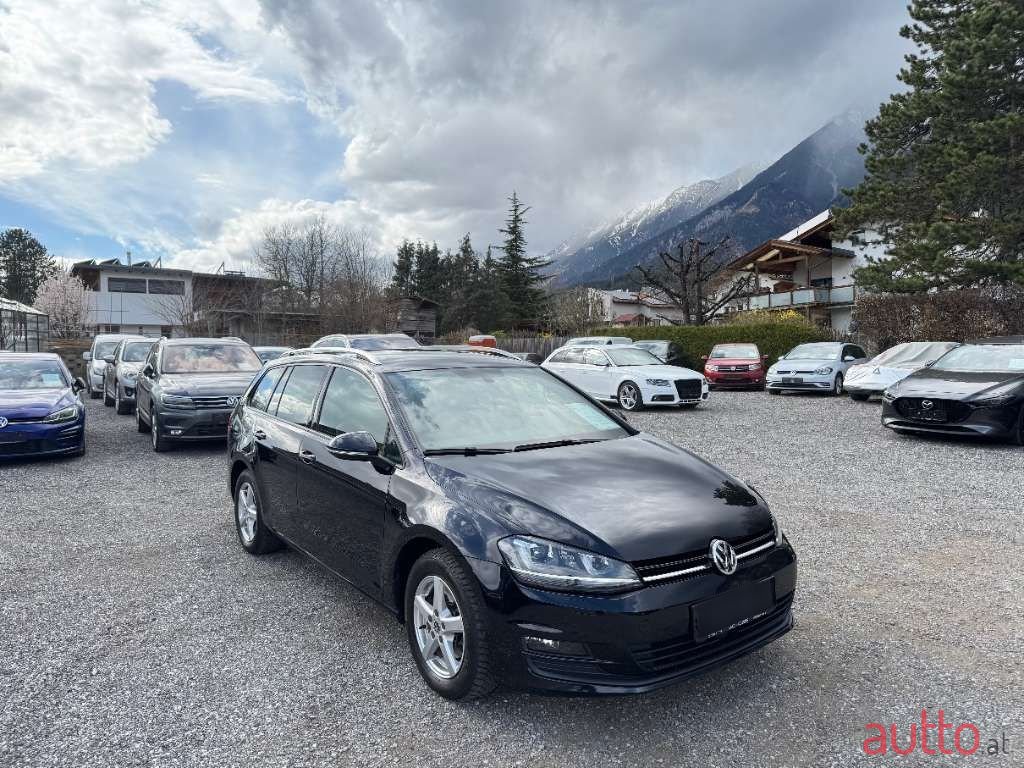 2017' Volkswagen Golf photo #1
