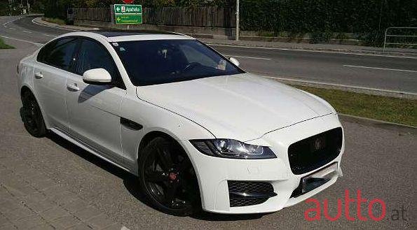 2015' Jaguar XF photo #1