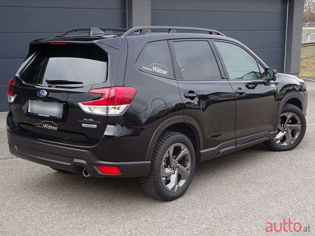 2023' Subaru Forester photo #3