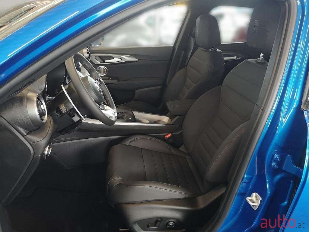 2022' Alfa Romeo Tonale photo #4