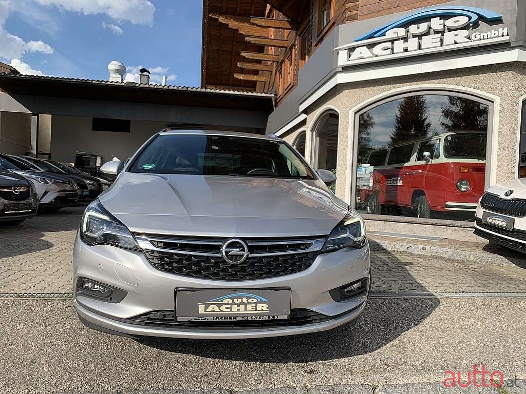 2019' Opel Astra photo #2