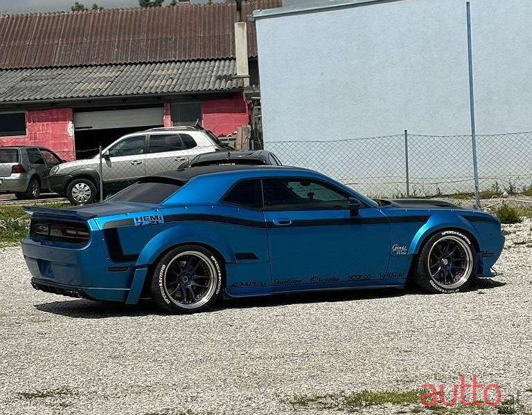 2010' Dodge Challenger photo #4