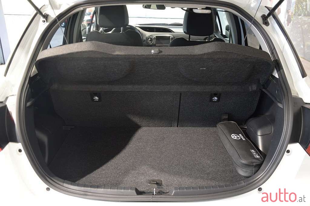 2019' Toyota Yaris photo #5