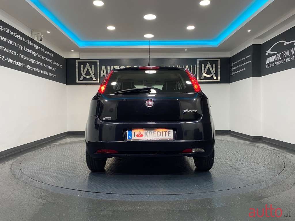 2010' Fiat Punto photo #4