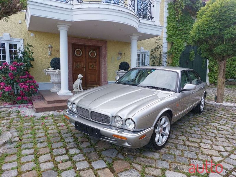 1998' Jaguar XJ photo #1