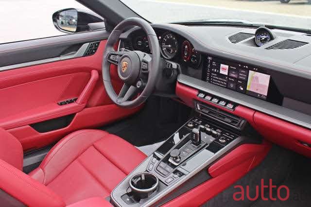 2019' Porsche 911 Carrera 4s photo #1