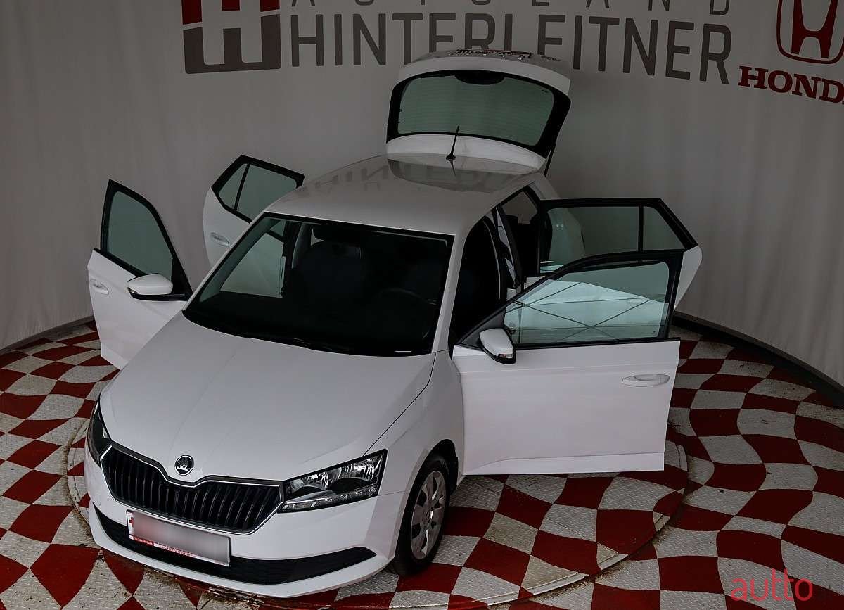 2020' Skoda Fabia photo #3