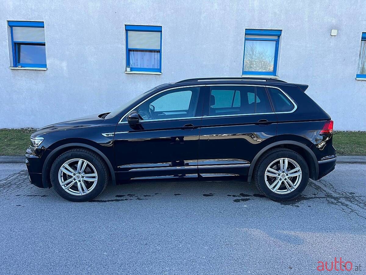2018' Volkswagen Tiguan photo #2