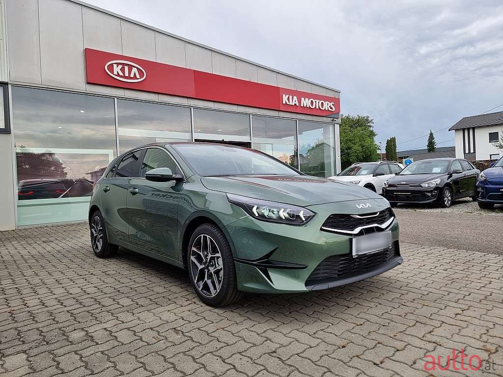 2023' Kia Ceed photo #2