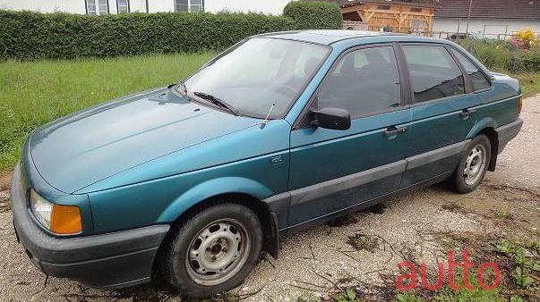 1991' Volkswagen Passat photo #2