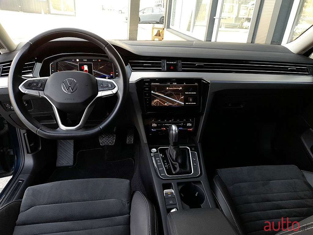 2022' Volkswagen Passat photo #3