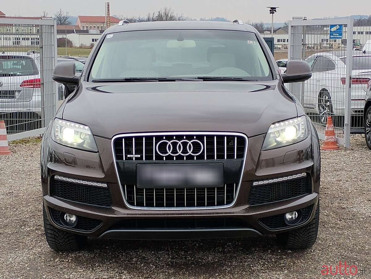 2011' Audi Q7 photo #2