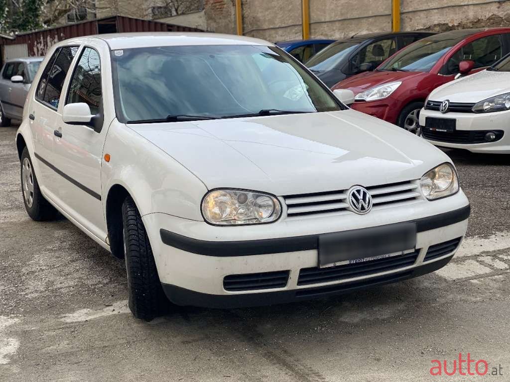 2001' Volkswagen Golf photo #5