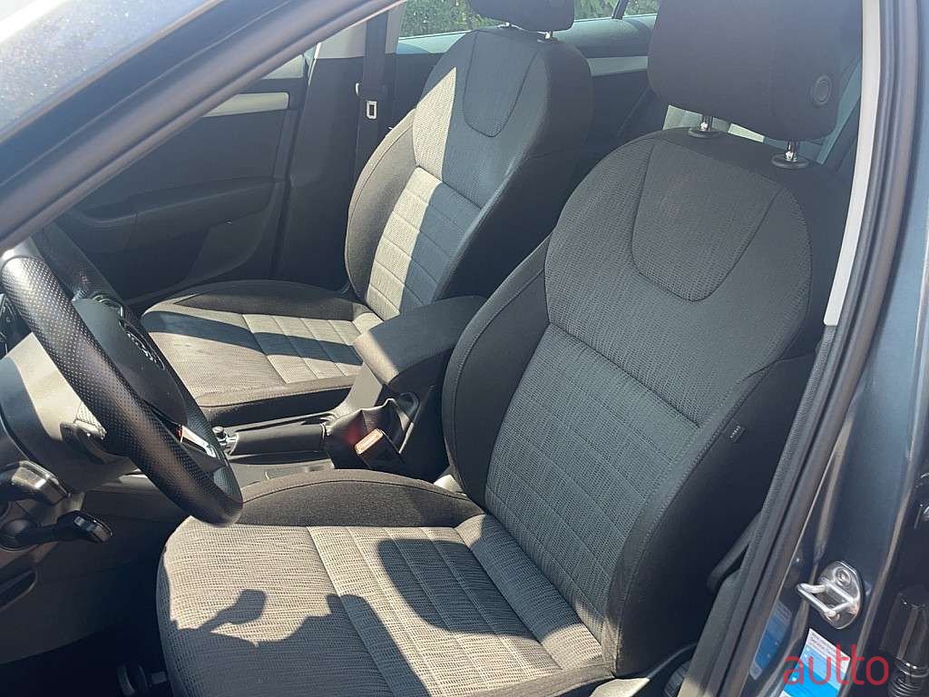 2016' Skoda Octavia photo #6