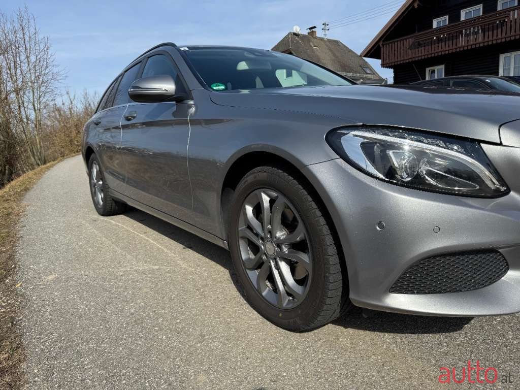 2015' Mercedes-Benz C-Klasse photo #4