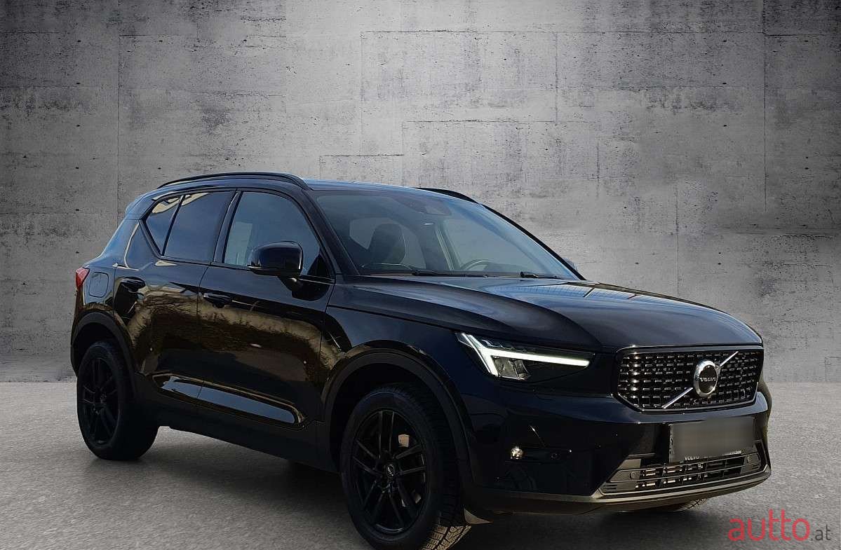 2023' Volvo XC40 photo #3