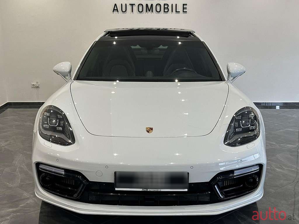 2018' Porsche Panamera photo #5