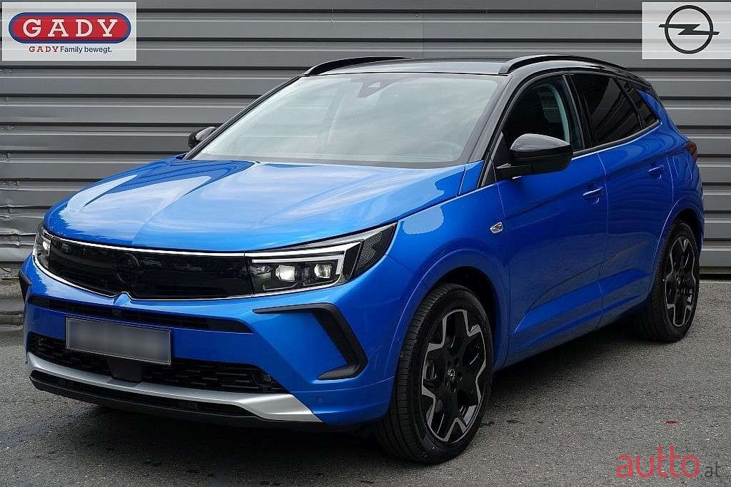 2022' Opel Grandland X photo #1