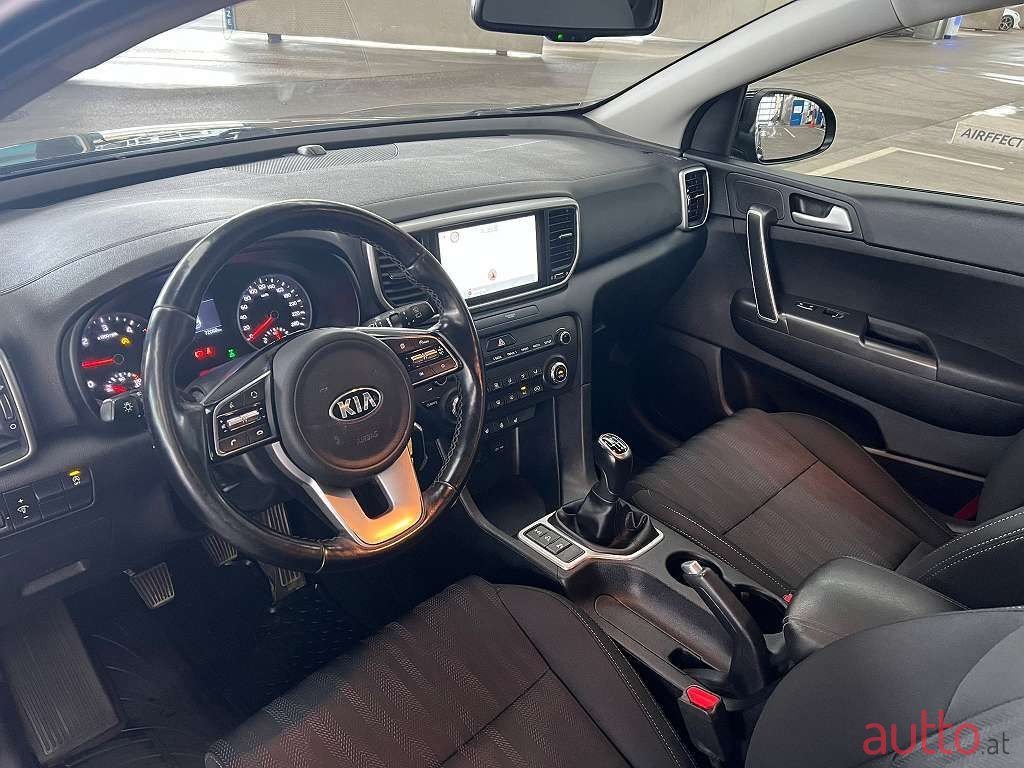 2020' Kia Sportage photo #3