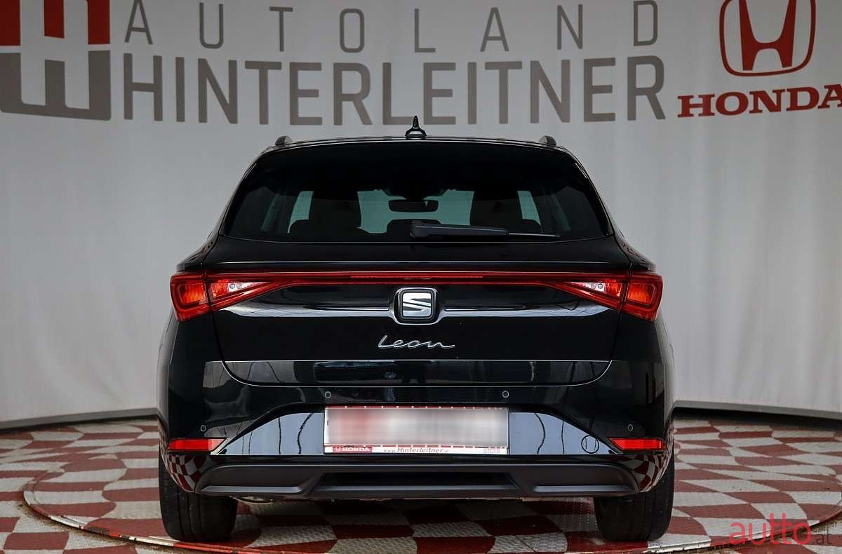 2021' SEAT Leon photo #6