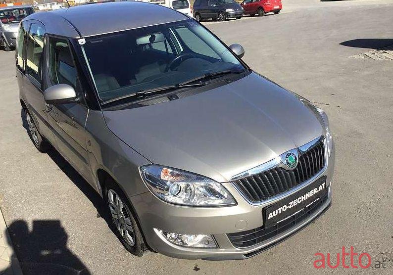 2011' Skoda Roomster photo #1