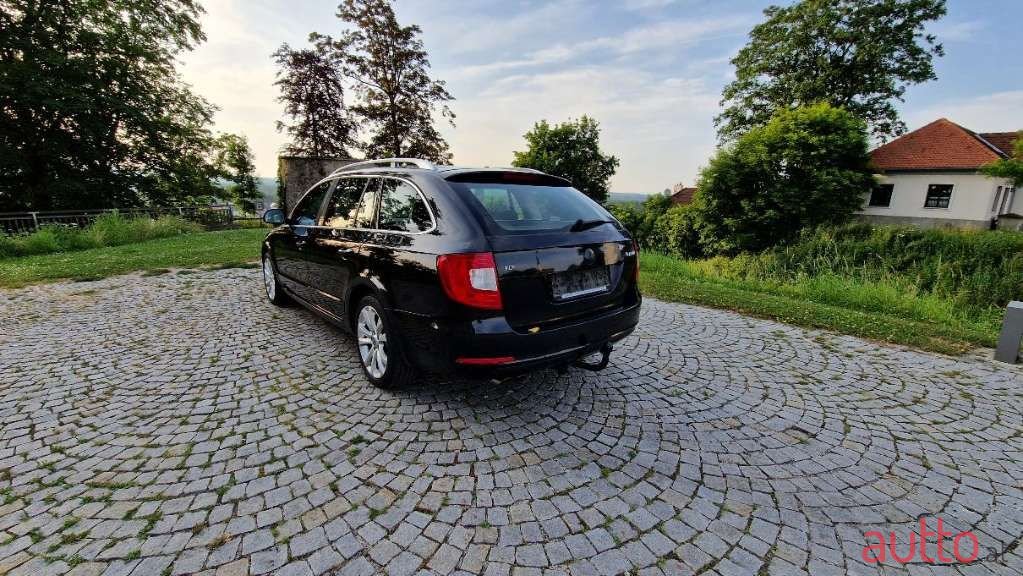 2013' Skoda Superb photo #5