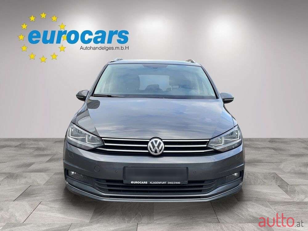 2017' Volkswagen Touran photo #2