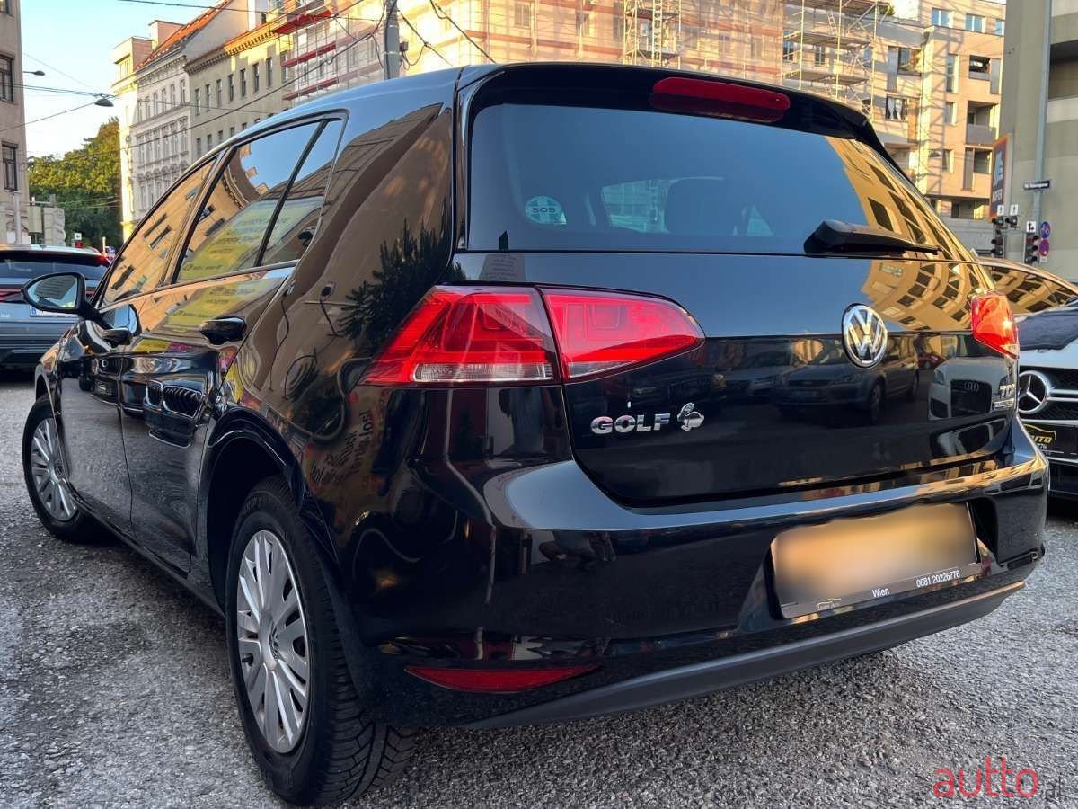 2013' Volkswagen Golf photo #5