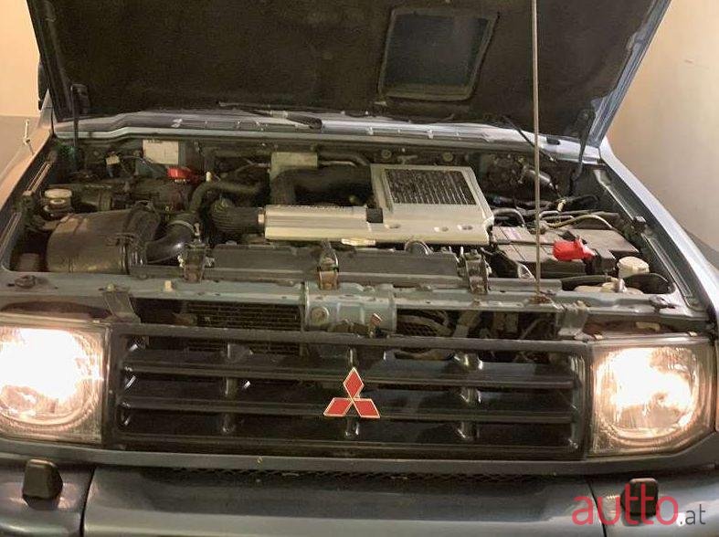 1997' Mitsubishi Pajero photo #2