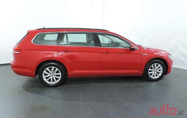 2016' Volkswagen Passat photo #2