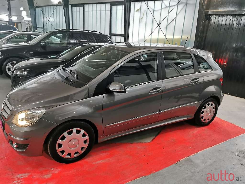 2014' Mercedes-Benz B-Klasse photo #3