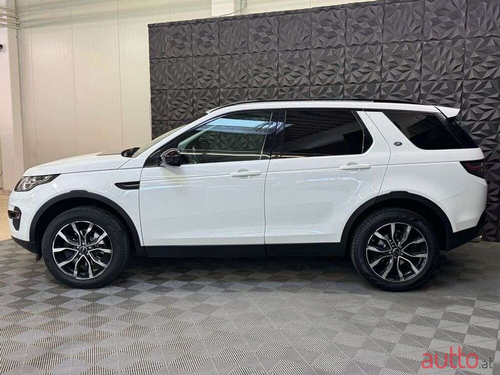 2017' Land Rover Discovery Sport photo #6