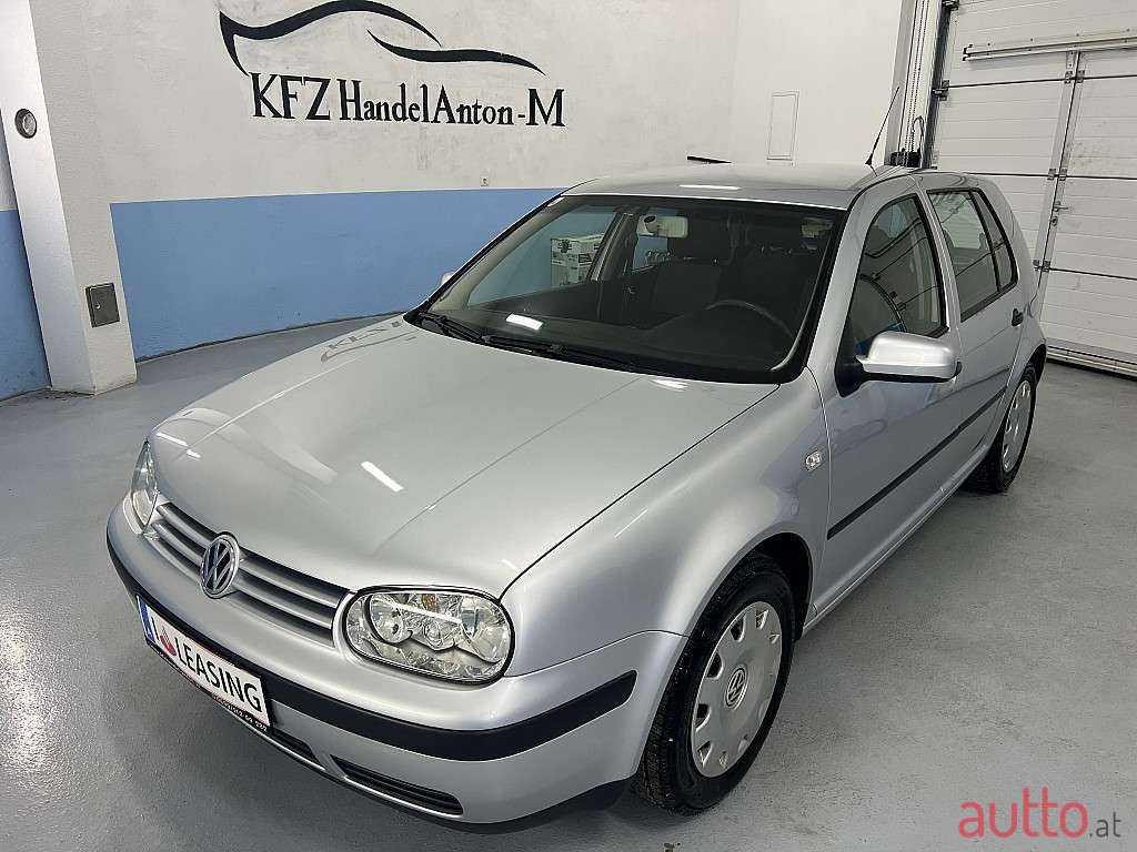 2003' Volkswagen Golf photo #1