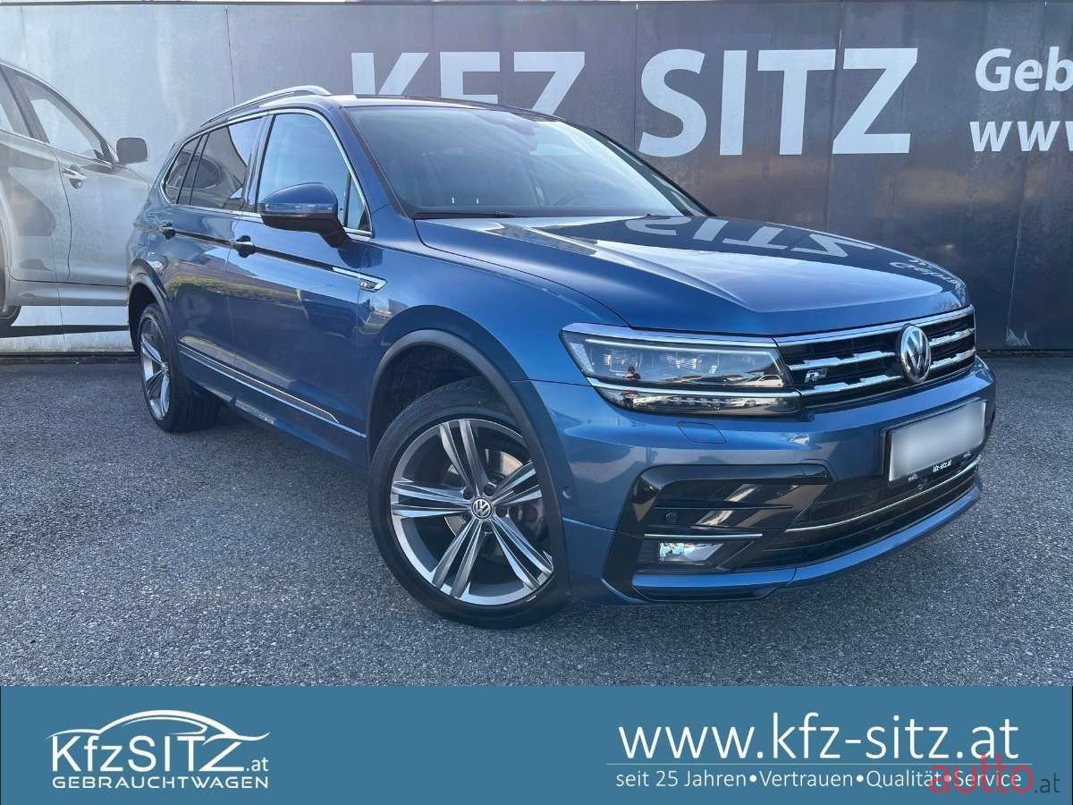2021' Volkswagen Tiguan photo #1