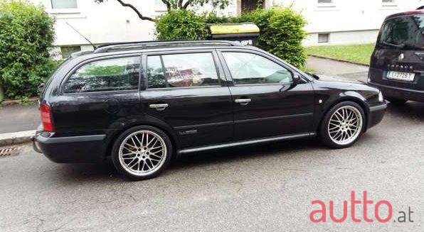 2003' Skoda Octavia photo #2