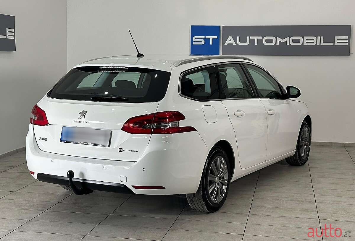 2020' Peugeot 308 photo #2