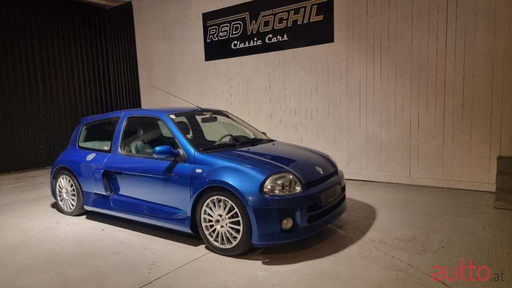 2002' Renault Clio photo #2