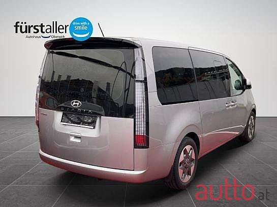 2022' Hyundai Staria photo #6